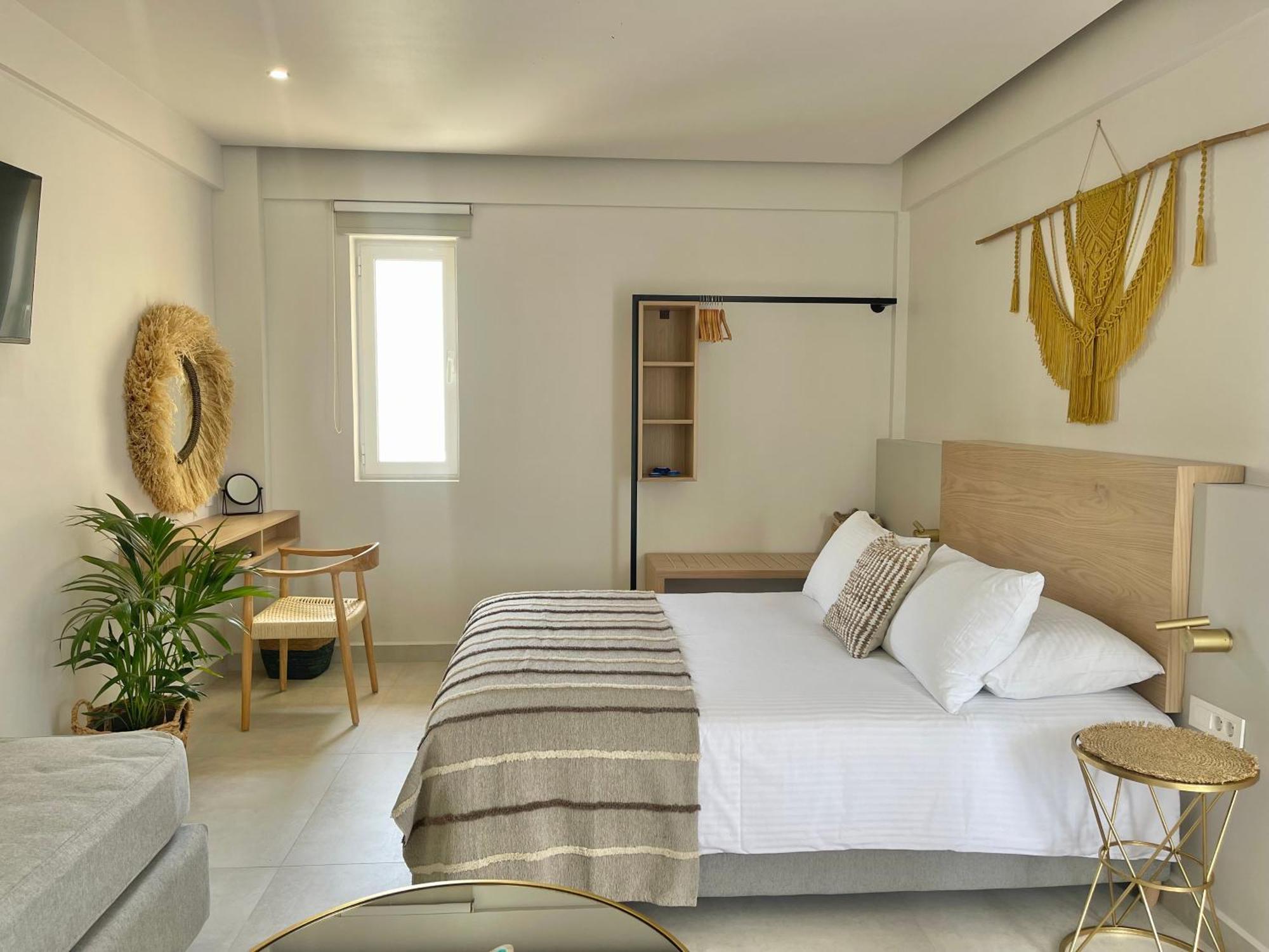 Alexia Beach Hotel Agia Marina  Exterior photo