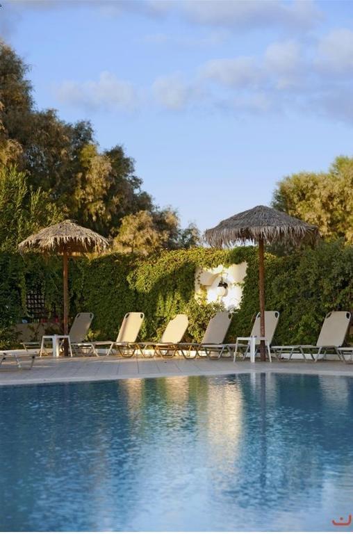 Alexia Beach Hotel Agia Marina  Exterior photo