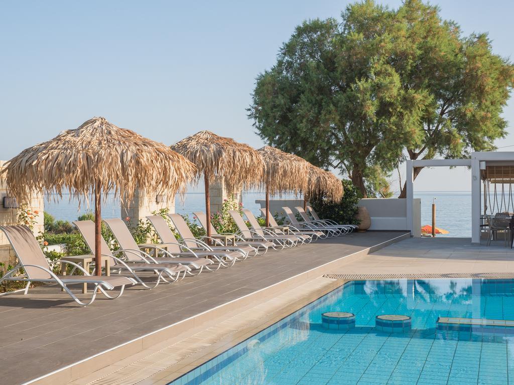 Alexia Beach Hotel Agia Marina  Exterior photo